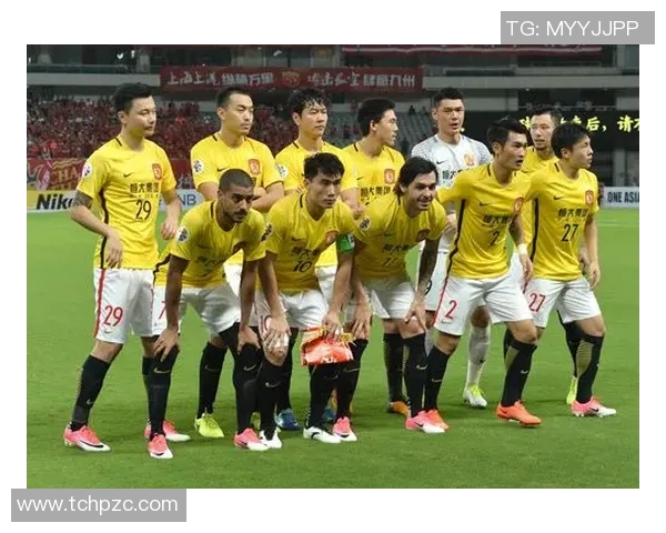 武汉队主场大胜恒大,积分榜排名升至第四位,球迷欢呼雀跃